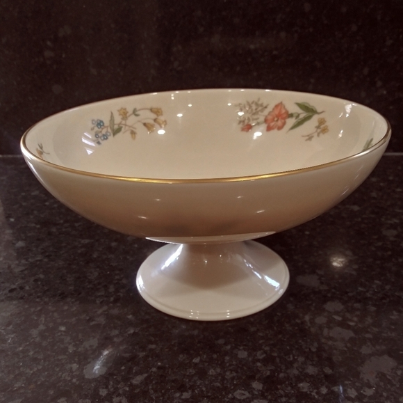 Lenox cream pedestal floral bowl - Picture 2 of 9
